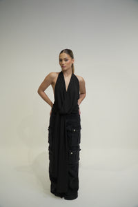 Blusa negra con foco