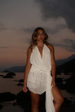 Blusa blanca destacada