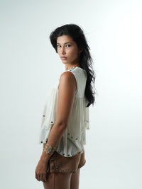 Blusa con tachuelas 