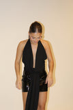 Blusa negra con foco