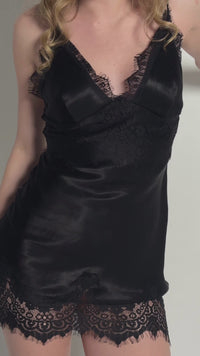 Stories de Affair Lace Dress