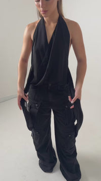 Stories de Blusa negra con foco